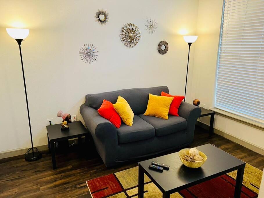 Apto 1 Bed - Kitchen - Free Parking Apartment Houston Bagian luar foto