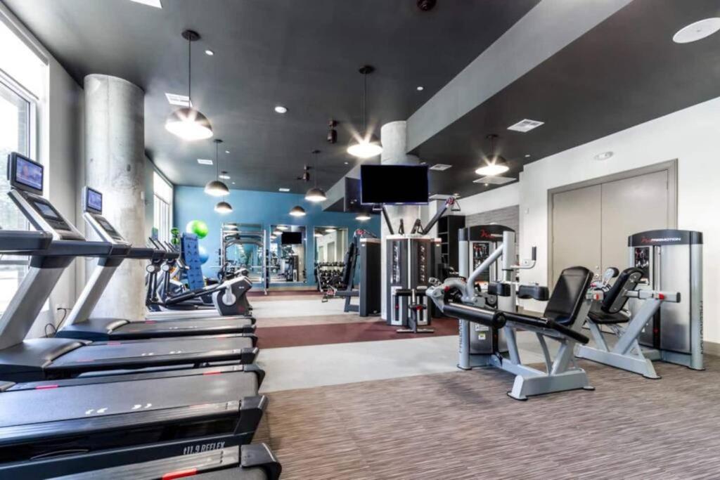 Apto 1 Bed - Kitchen - Free Parking Apartment Houston Bagian luar foto