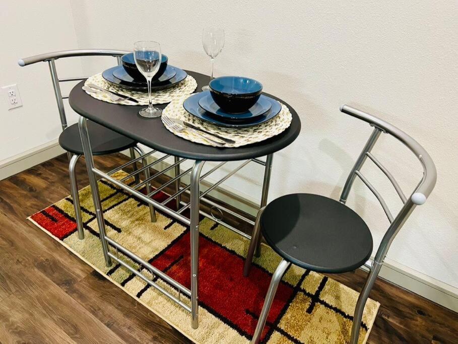 Apto 1 Bed - Kitchen - Free Parking Apartment Houston Bagian luar foto