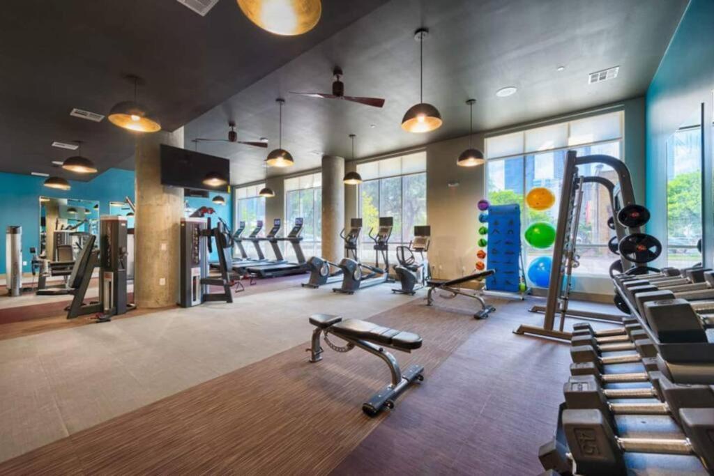 Apto 1 Bed - Kitchen - Free Parking Apartment Houston Bagian luar foto