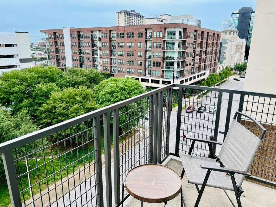 Apto 1 Bed - Kitchen - Free Parking Apartment Houston Bagian luar foto