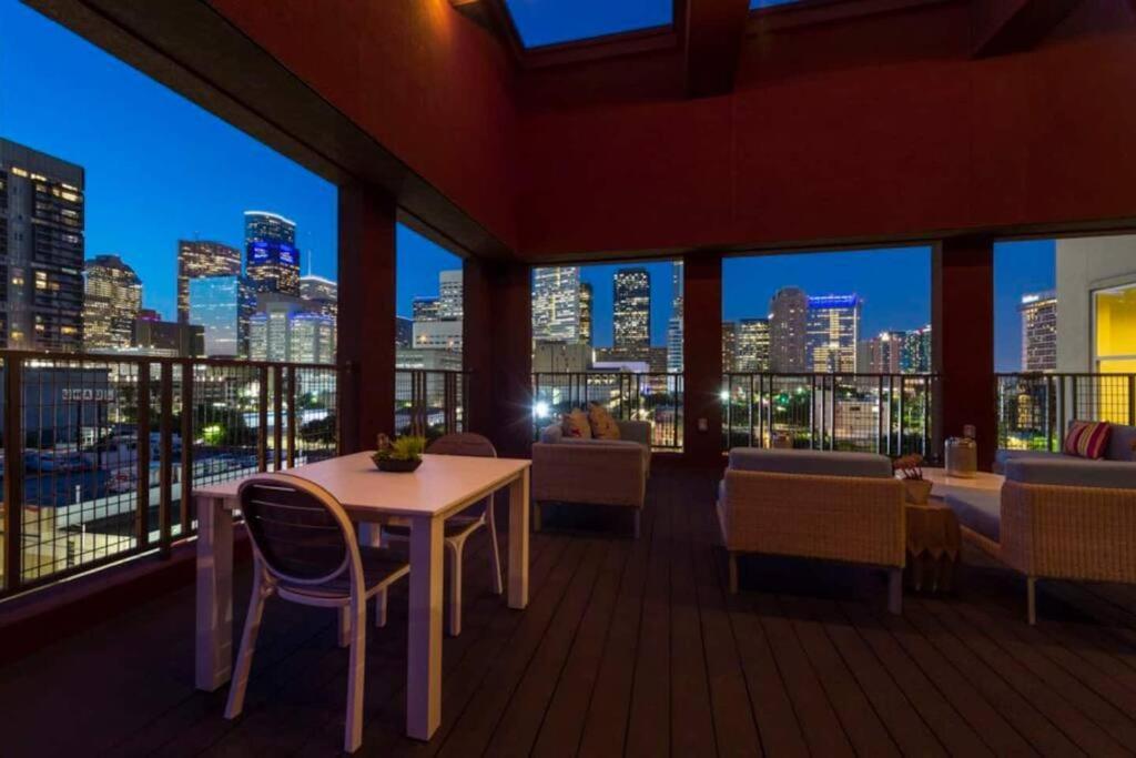 Apto 1 Bed - Kitchen - Free Parking Apartment Houston Bagian luar foto